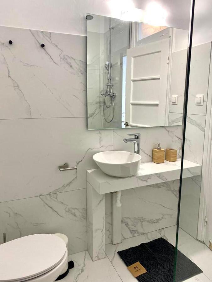 אתונה Modern 3Br Maisonette With Garden 10 Min From Acropolis מראה חיצוני תמונה