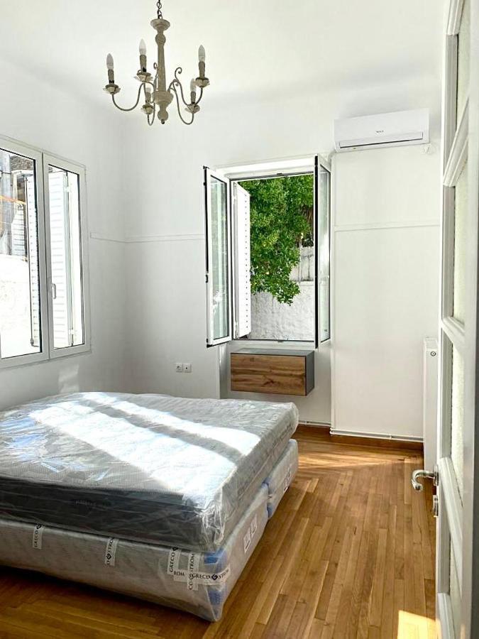 אתונה Modern 3Br Maisonette With Garden 10 Min From Acropolis מראה חיצוני תמונה