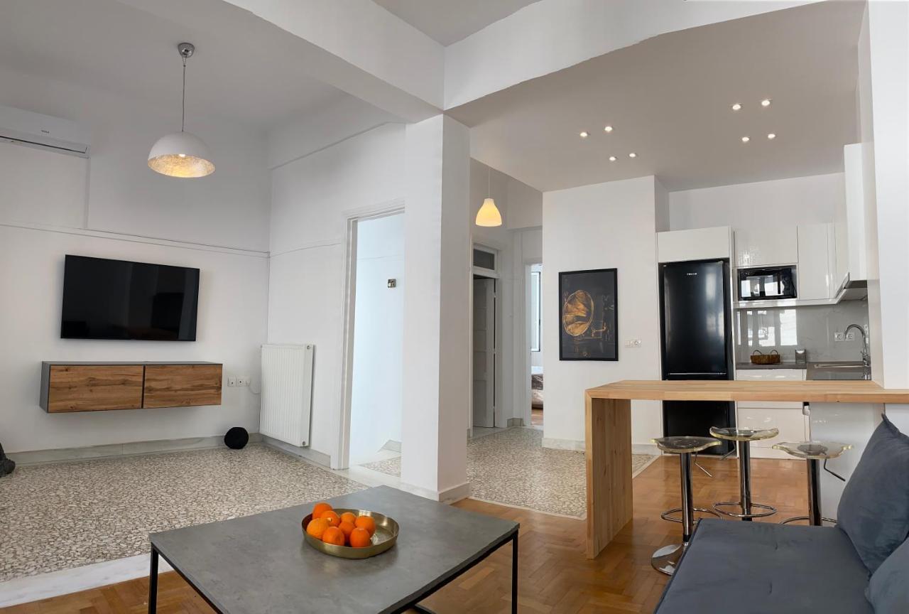 אתונה Modern 3Br Maisonette With Garden 10 Min From Acropolis מראה חיצוני תמונה